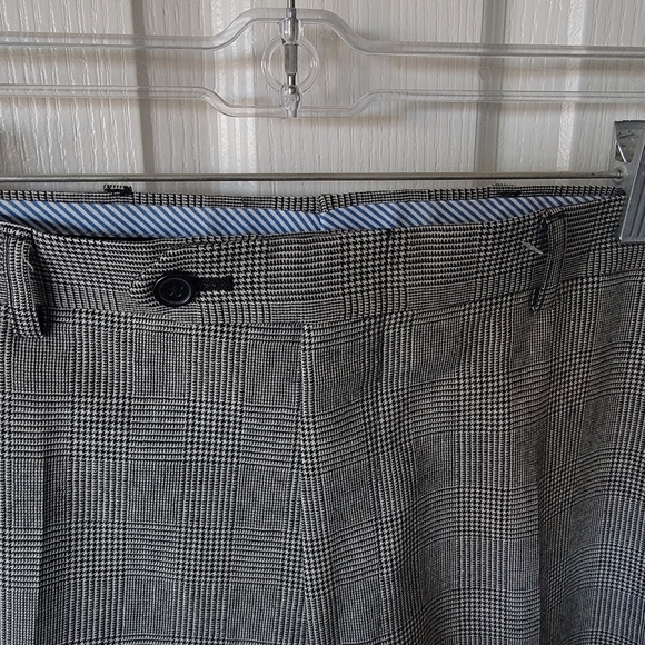 Tommy Hilfiger Plaid Suit Mens 42R Double Vent Jacket 39W X 29L Flat Front Pants - Picture 12 of 16